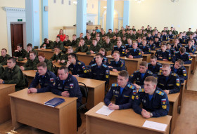В 2024 году осуществляется набор абитуриентов в высшие военно- учебные заведения..